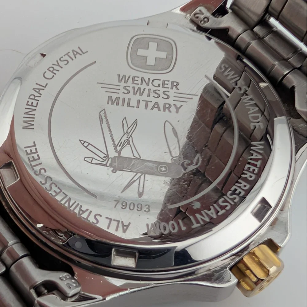 Wenger Swiss Military Elite 79093 Two Tone MOP Dial Quartz Watch Lume 33mm 8.5